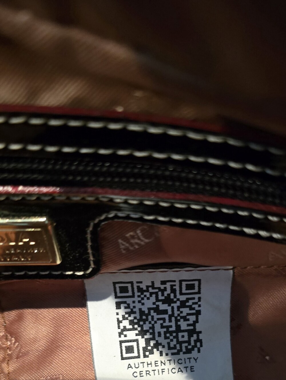 Leather - Italian Patent Tote Bag w/Tan Red Accents, Double Strap, Structured - Picture 8 of 12